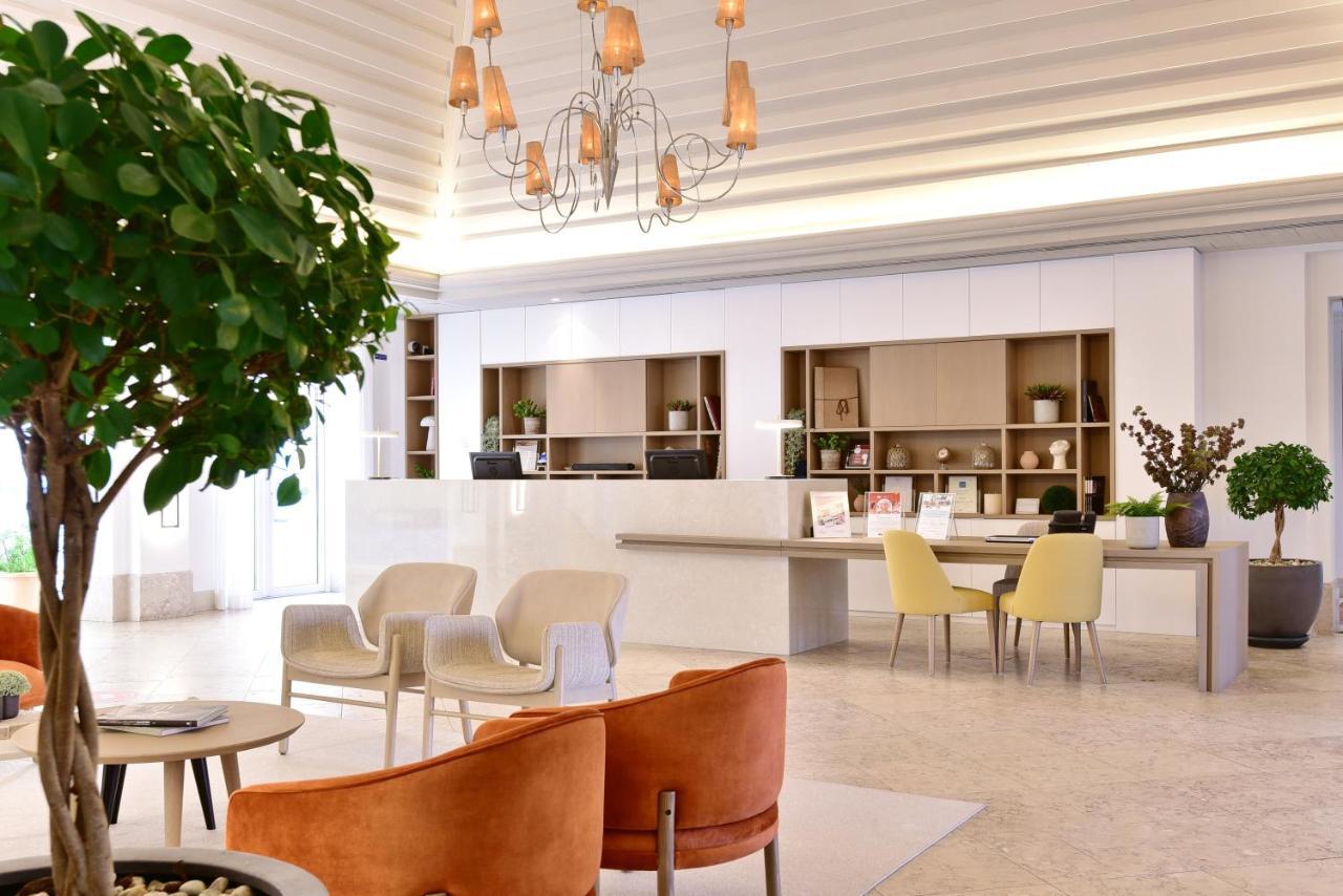 Dolce Camporeal Lisboa Турсифал Экстерьер фото The lobby of the hotel