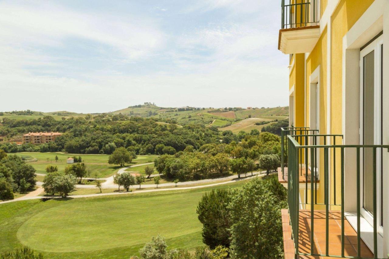 Dolce Camporeal Lisboa Турсифал Экстерьер фото View of the golf course