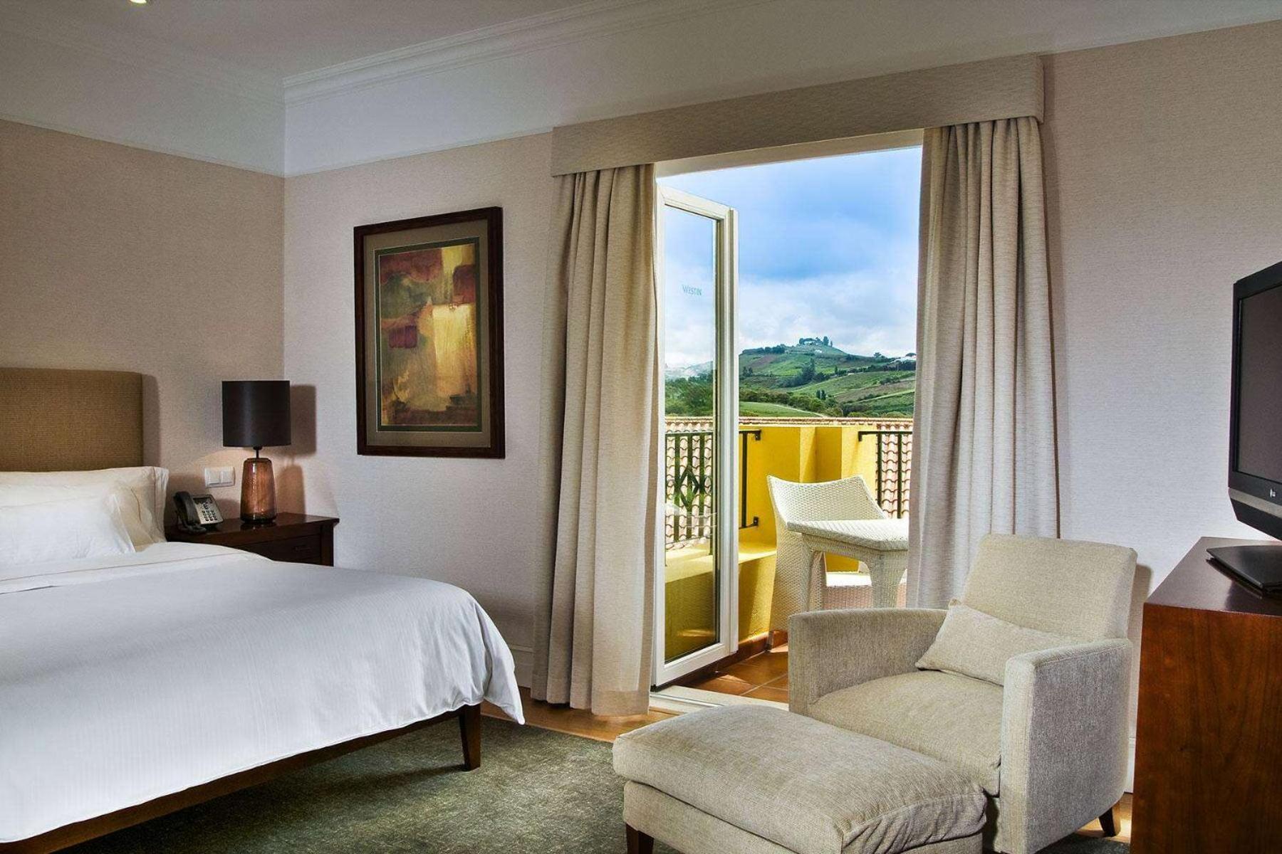 Dolce Camporeal Lisboa Турсифал Экстерьер фото A bedroom at the Hotel